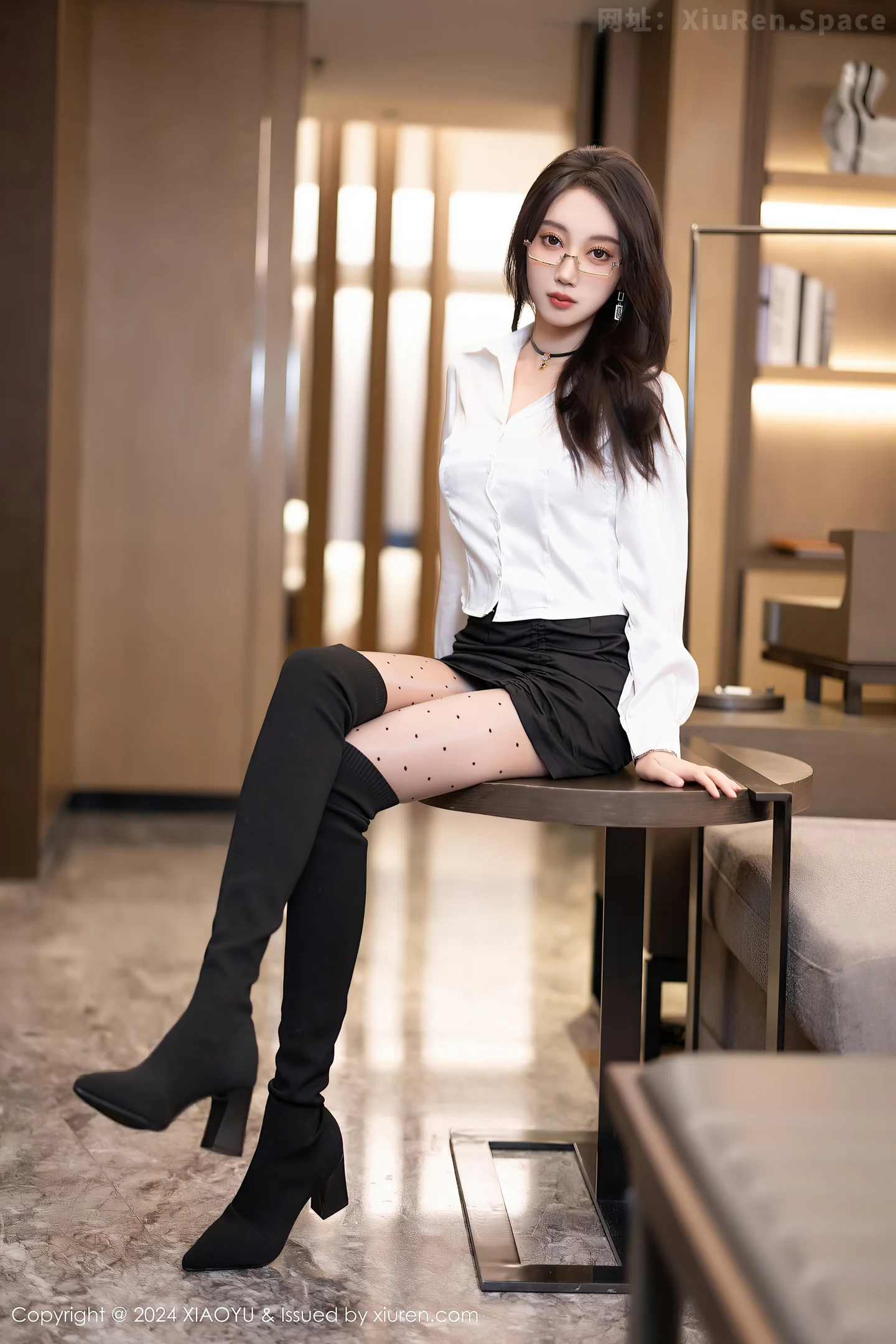 图片[2]-[XiaoYu画语界]Vol.1234 模特玥儿玥性感白色上衣配白丝袜露粉色内衣秀曼妙身姿诱惑写真82P-秀人网官方网站